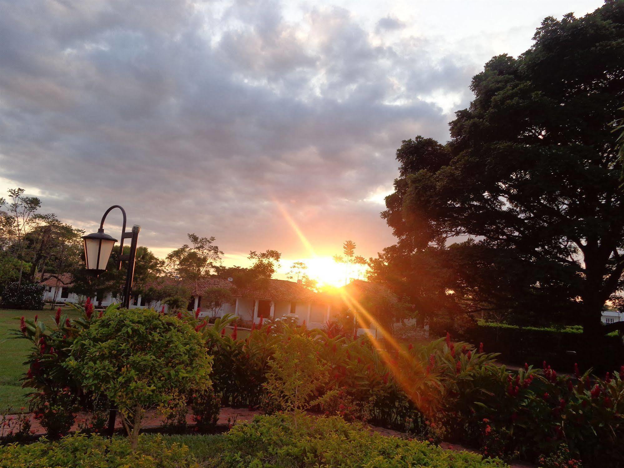 Hotel Campestre Arboretto Villavicencio Extérieur photo